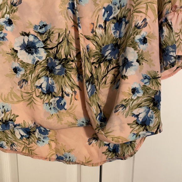 Boutiques item size 1x/XL really pretty - Picture 3 of 4